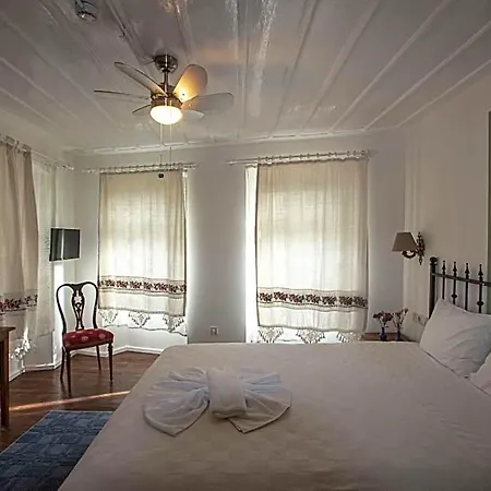 Hotell Opus 1910 3*